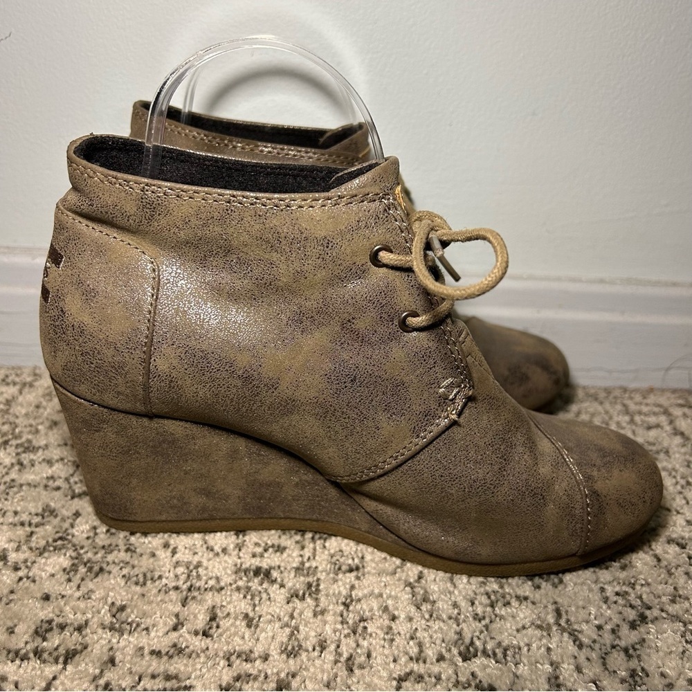 Toms Kala Dessert Metallic Shimmer Lace-Up Wedge Booties Size 8.5